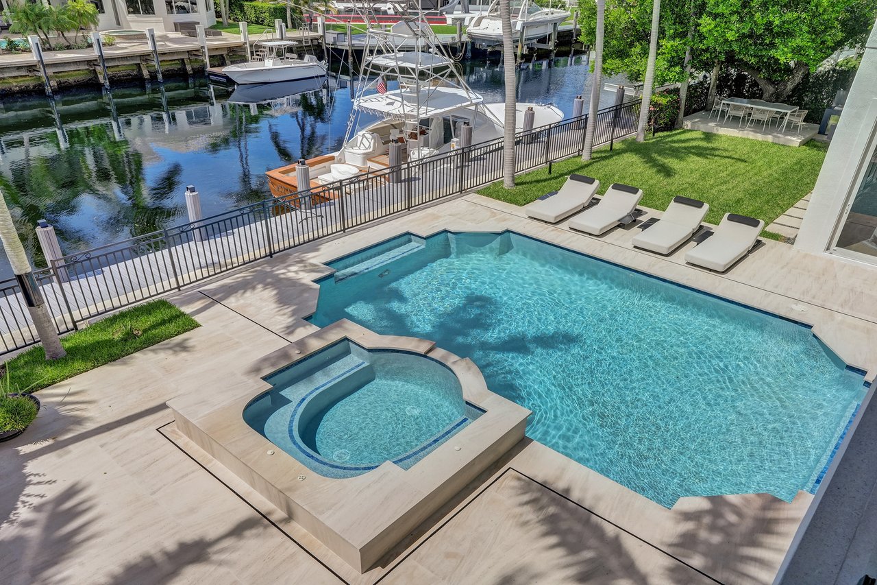30  S Compass Dr