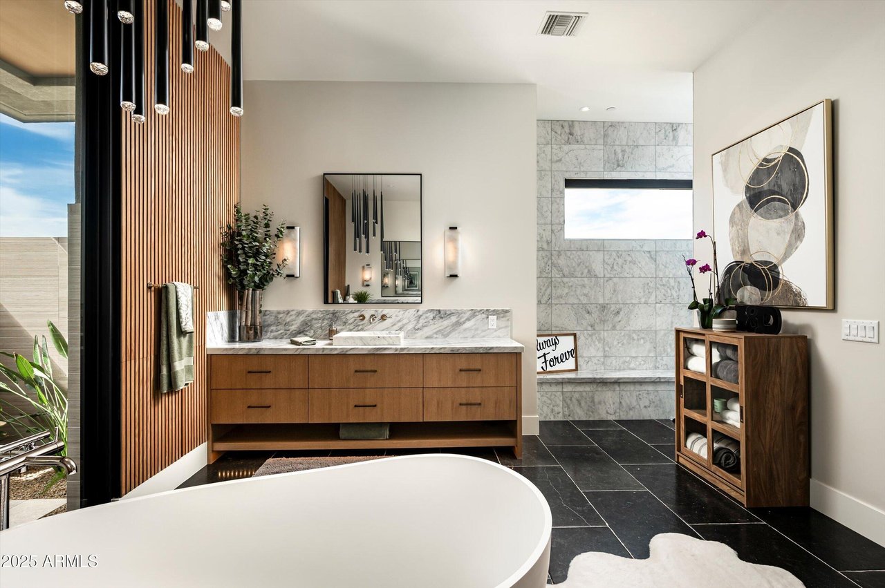 8328 E WHISPER ROCK TRL