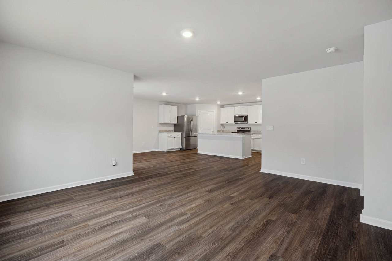 Adorable 4 Bedroom Bungalow in Owens Crossroads!!