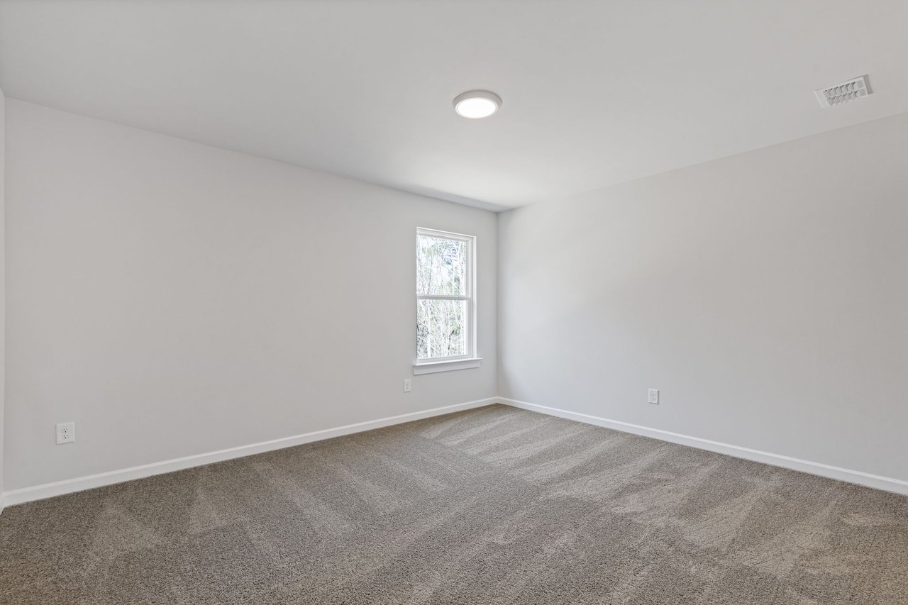 693 Shoals Trl