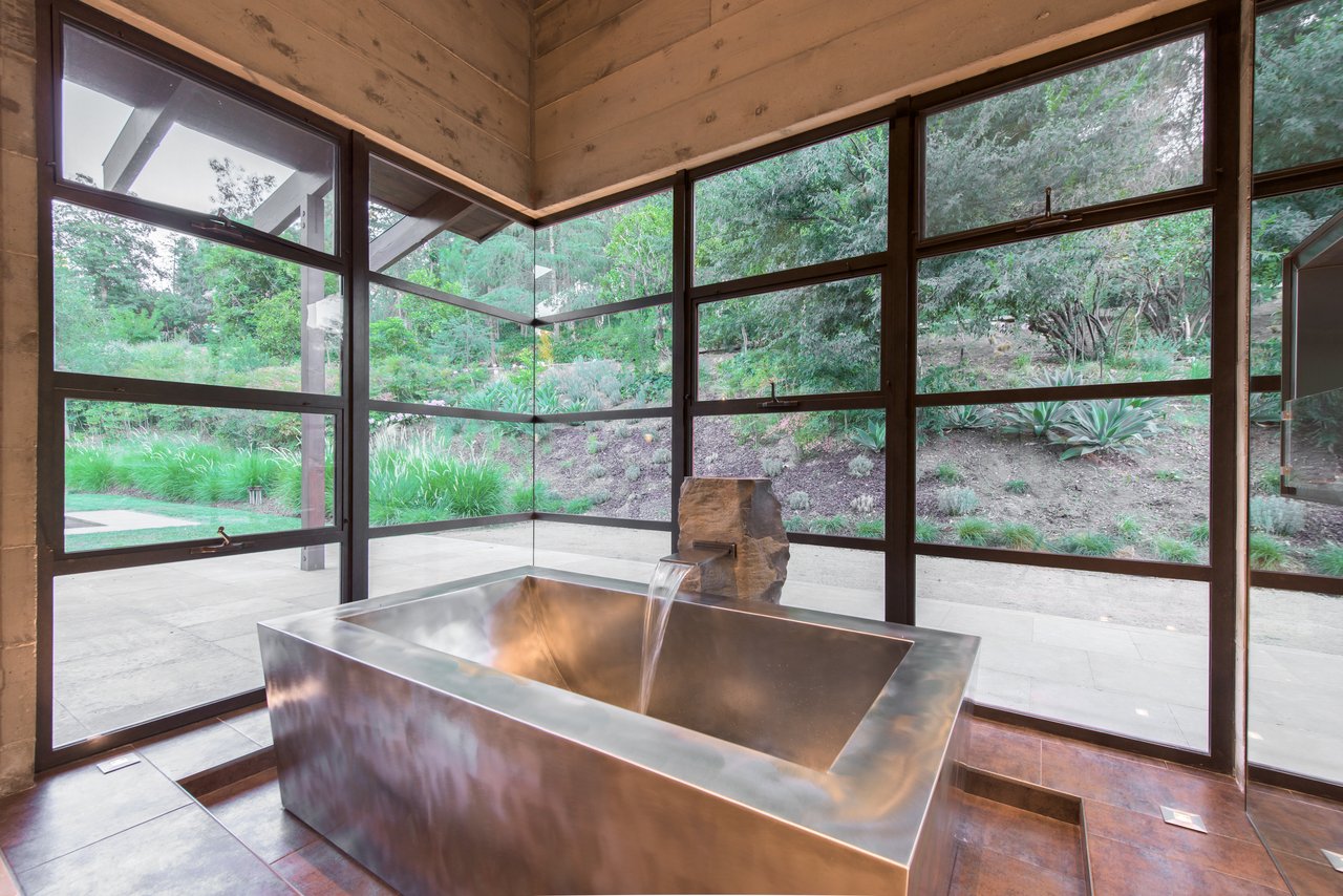 4411 Noeline Avenue, Encino 