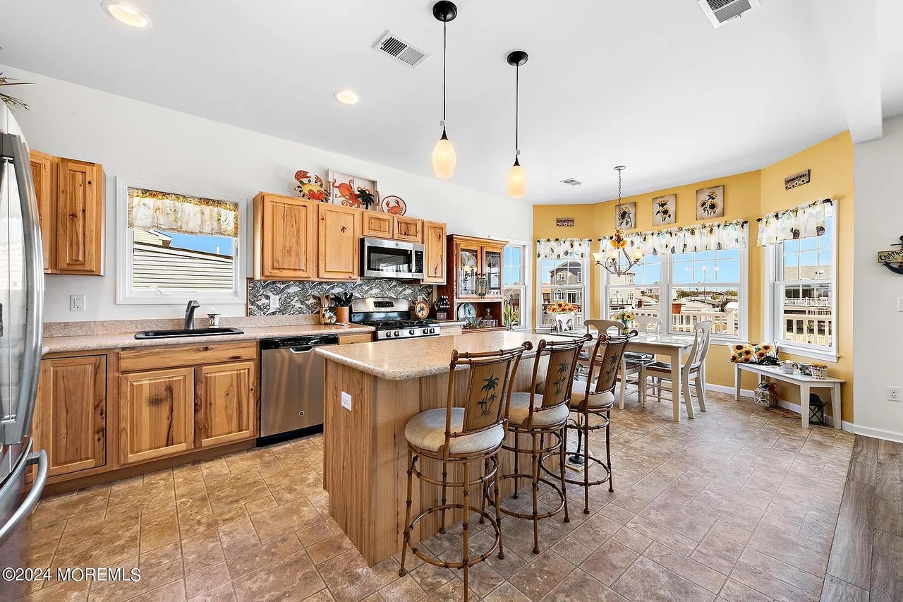 109 E Potomac Dr