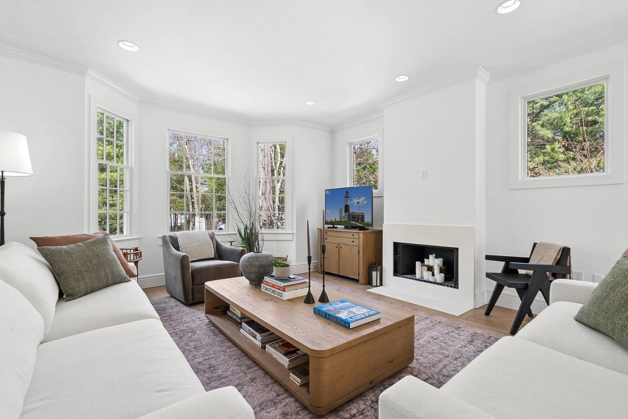 23 Shorewood Drive