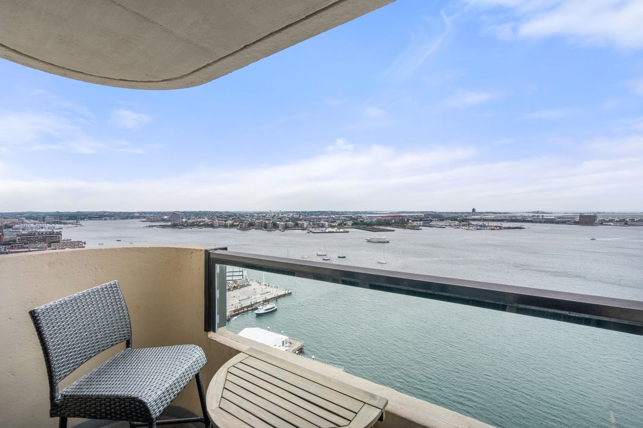 Highly Renovated Harbor Towers Residence