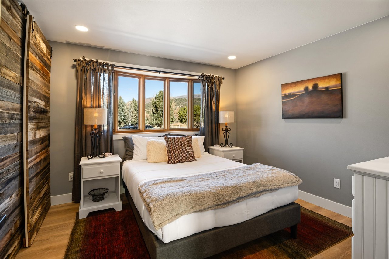 Beautifully Remodeled Home in the Heart of the Valley