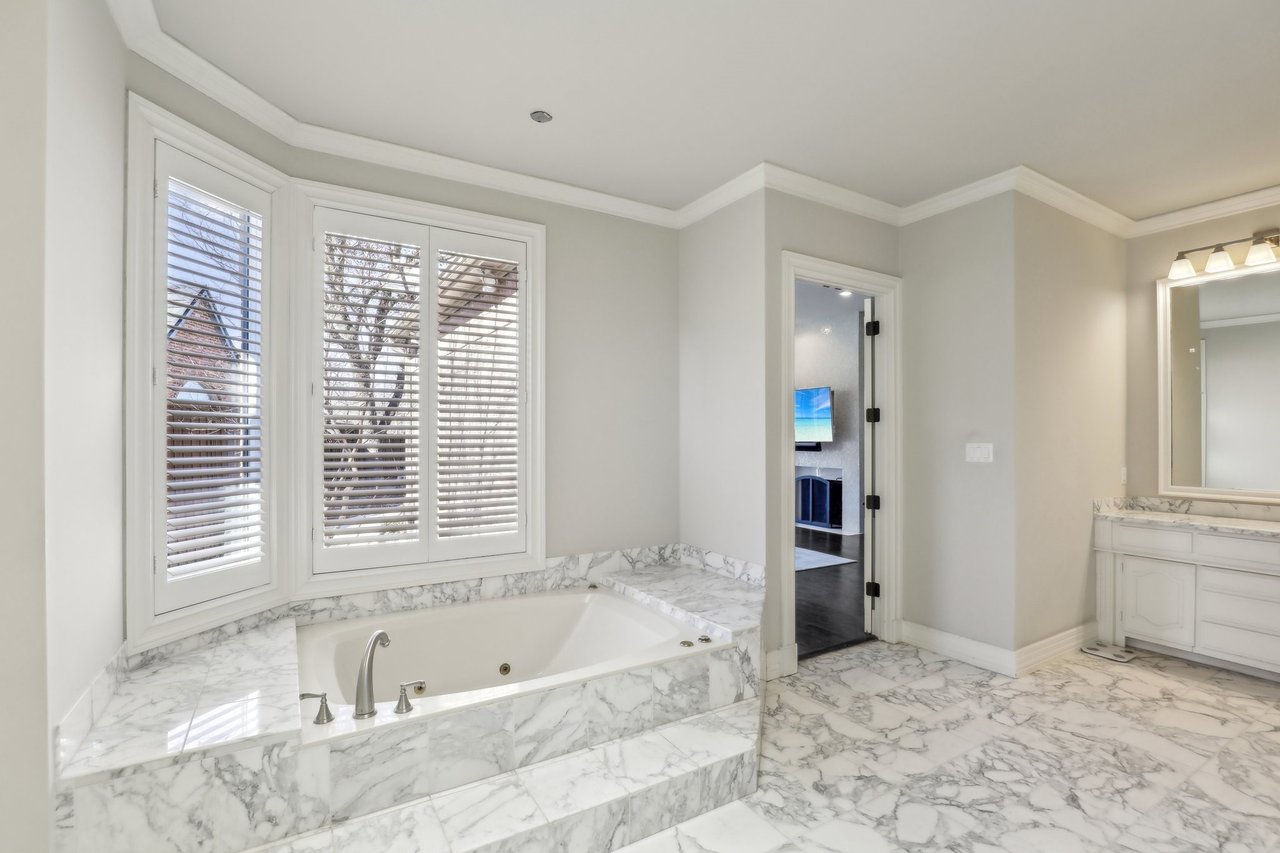 17611 Cedar Creek Canyon Dr