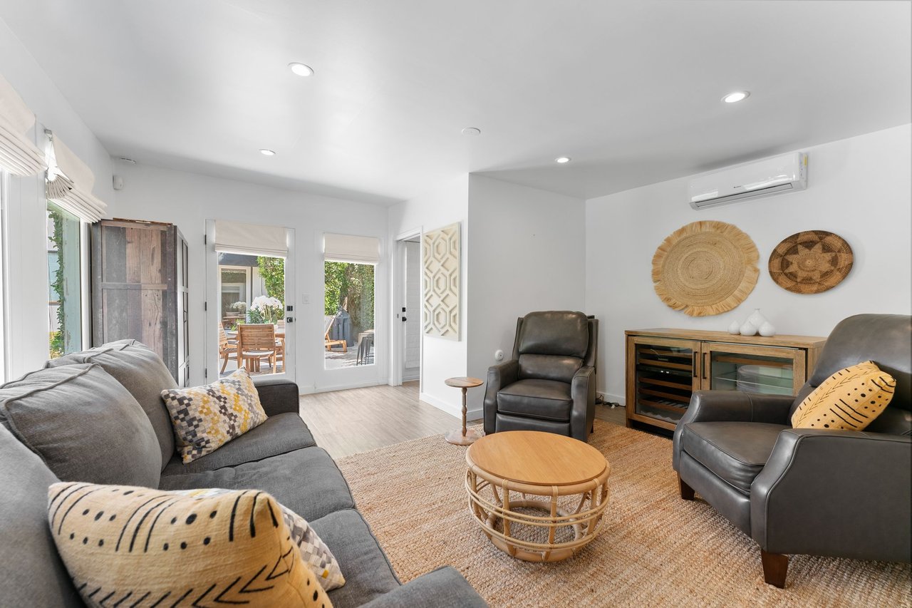 8814 Rosewood