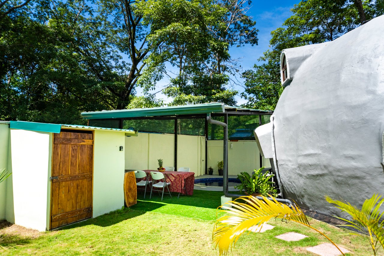 0.07 Acres – Unique 2 Bedroom Dome With Pool Walking Distance To The Beach!!!