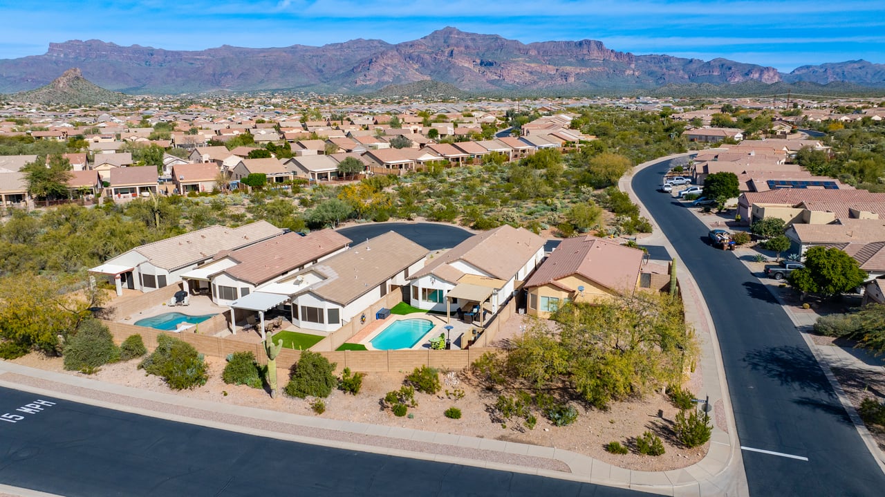 8242 S Hidden Trail Ct