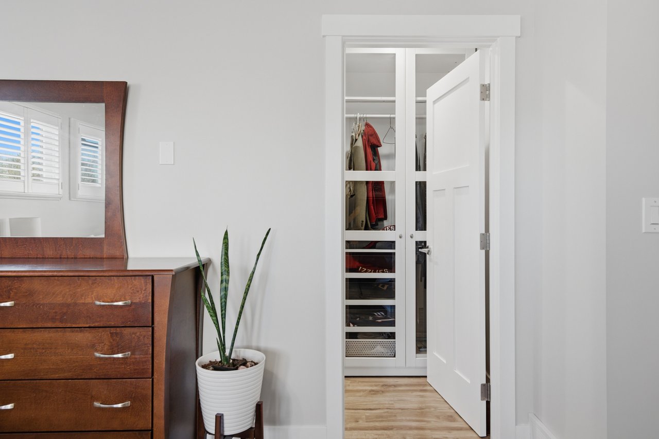 88 Woodfield Crescent SW