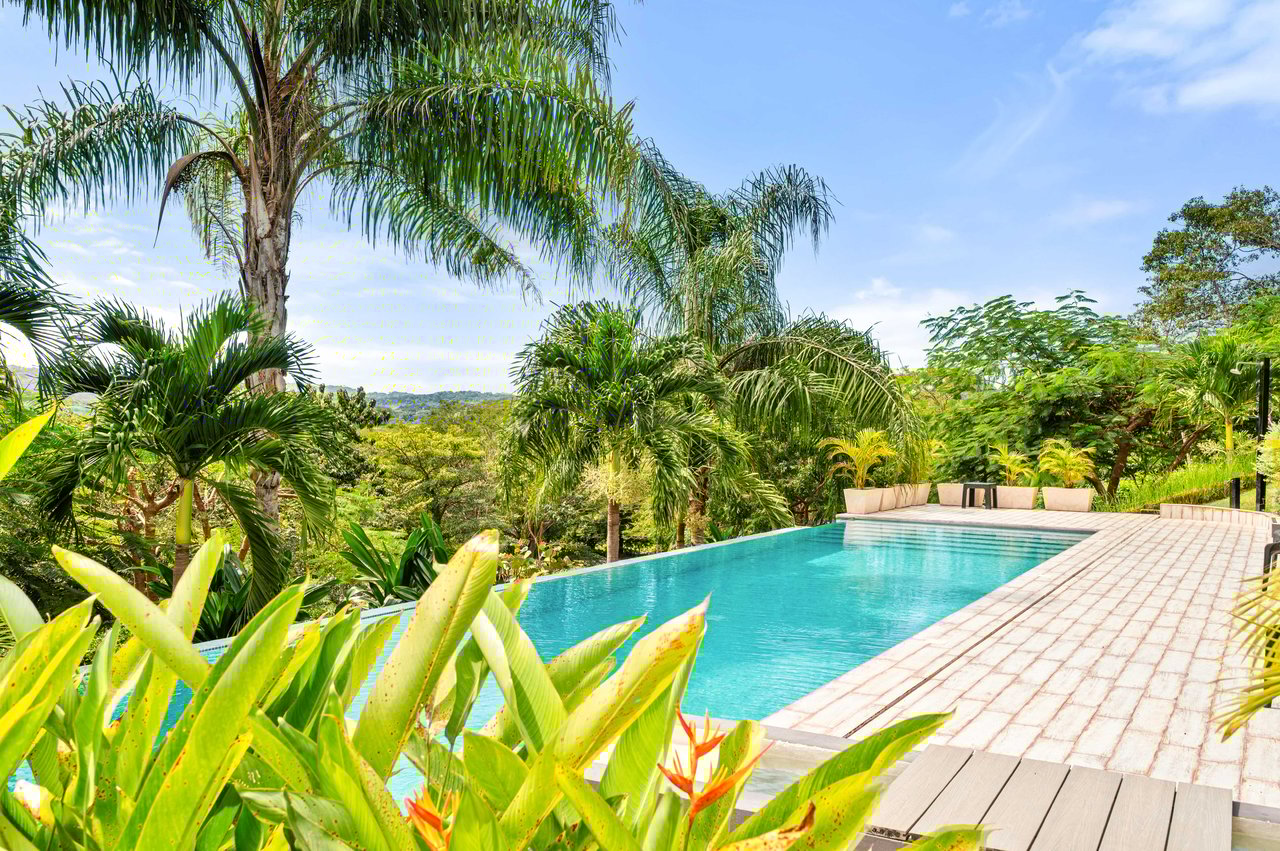 Mimi Lodge | Luxurious Mountain Retreat on 1.5 Acres Just 20 Minutes from Tamarindo