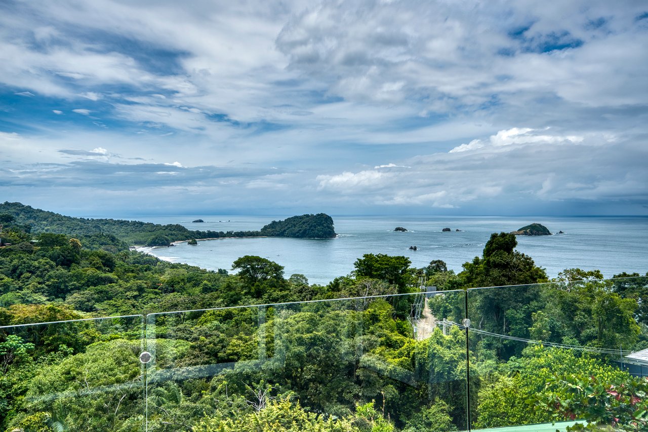 Luxury Income Producing Villa Costa Vida in Manuel Antonio