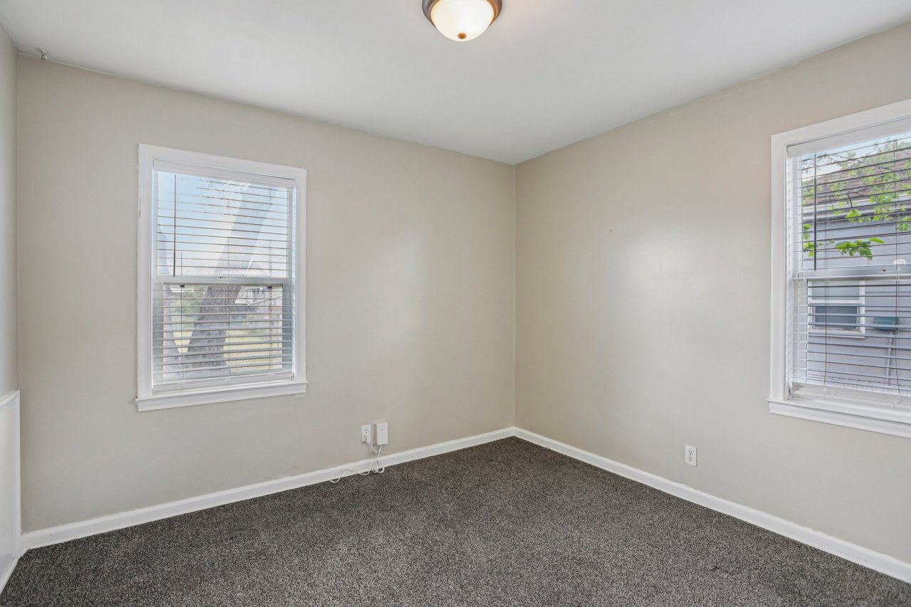 849 W Montague Ave