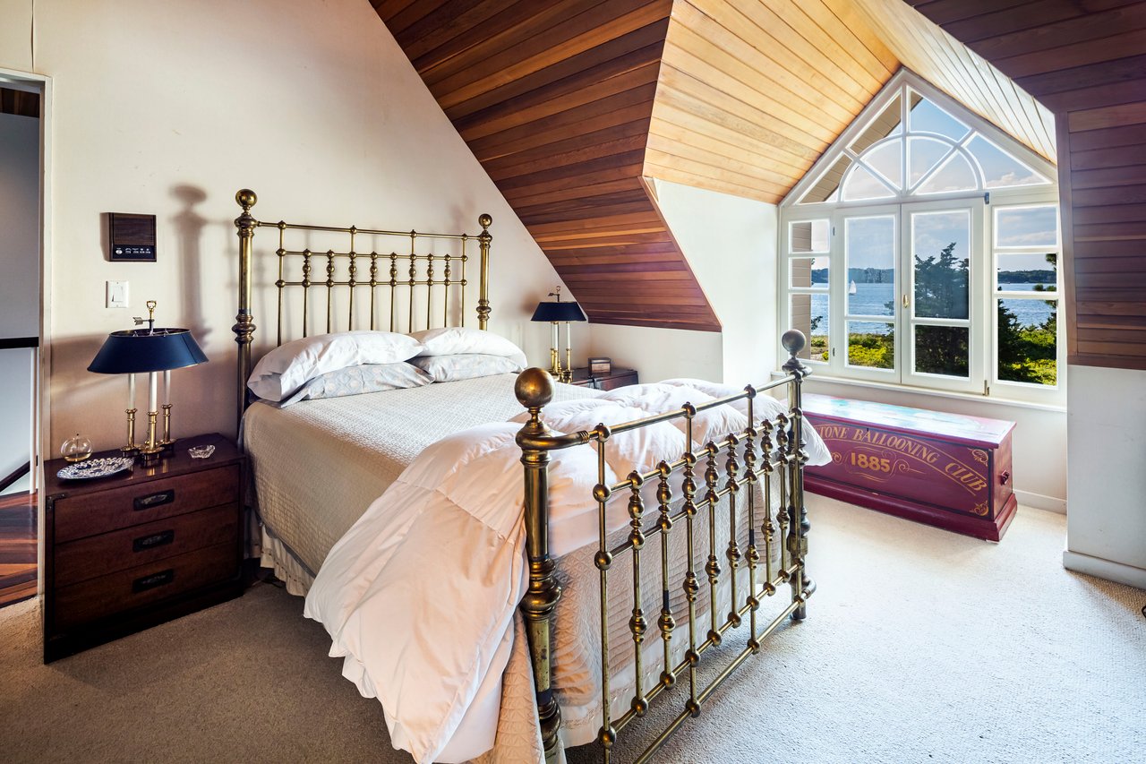 'Point House' Waterfront Estate