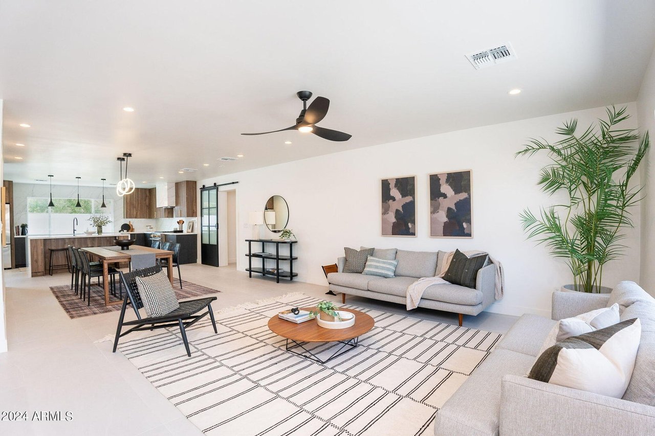 3016 N 84TH Place