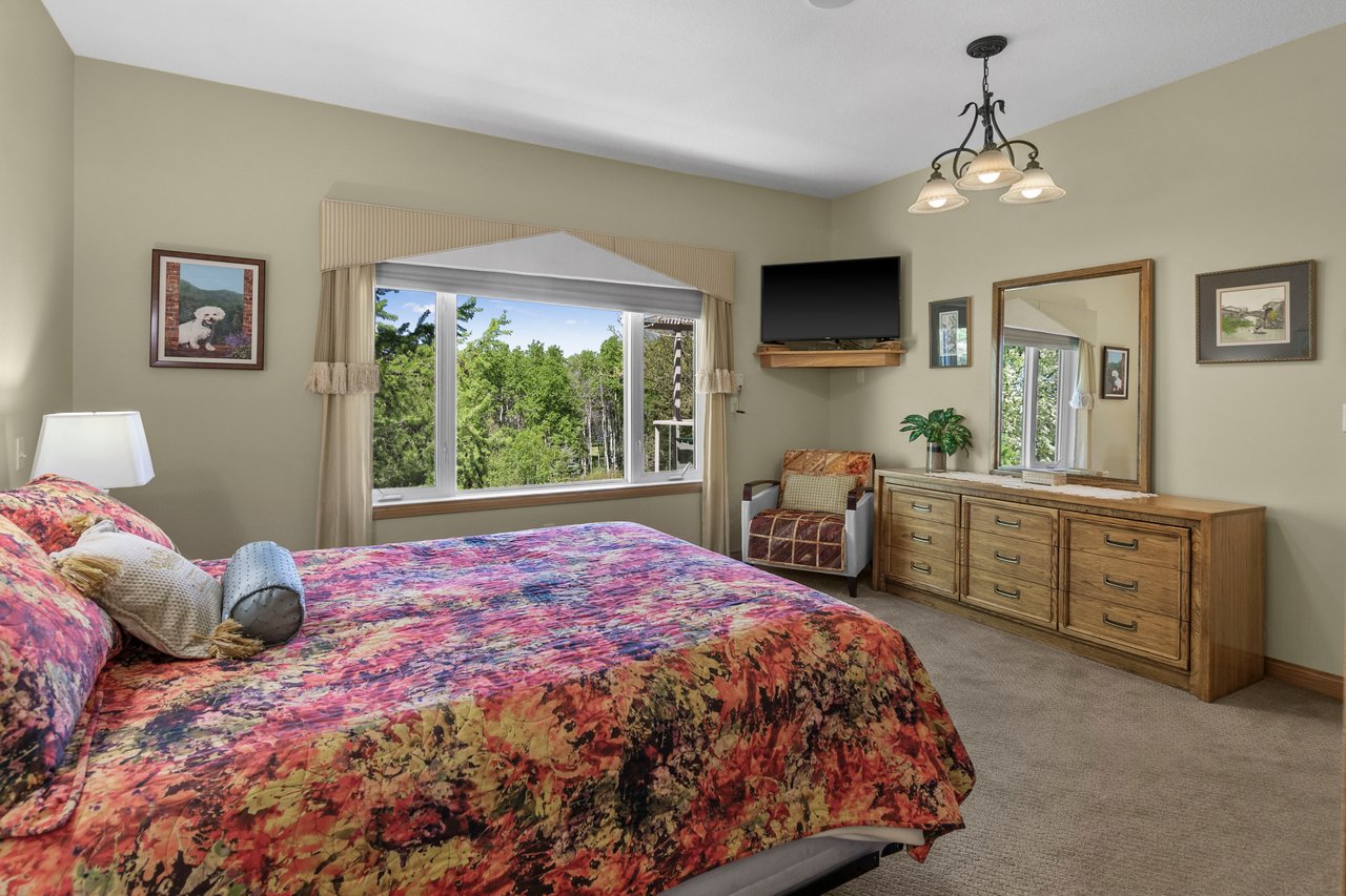 8 Willow Lane