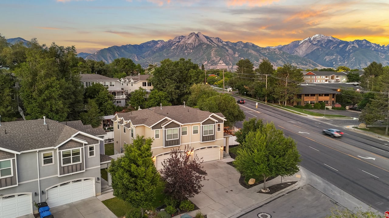 4475 S Lochnivar