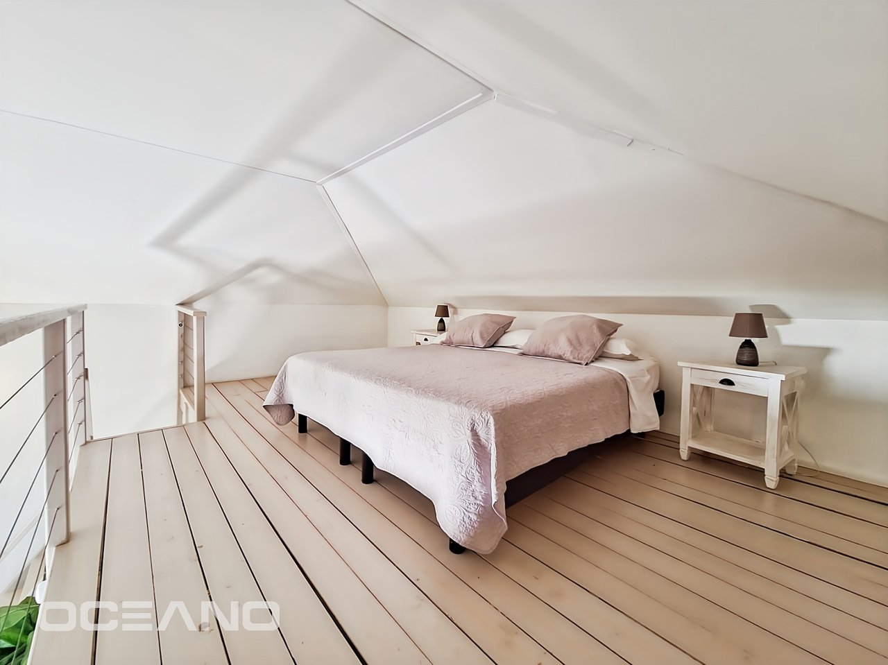 Sea View Mezzanine Studio – Oyster Pond