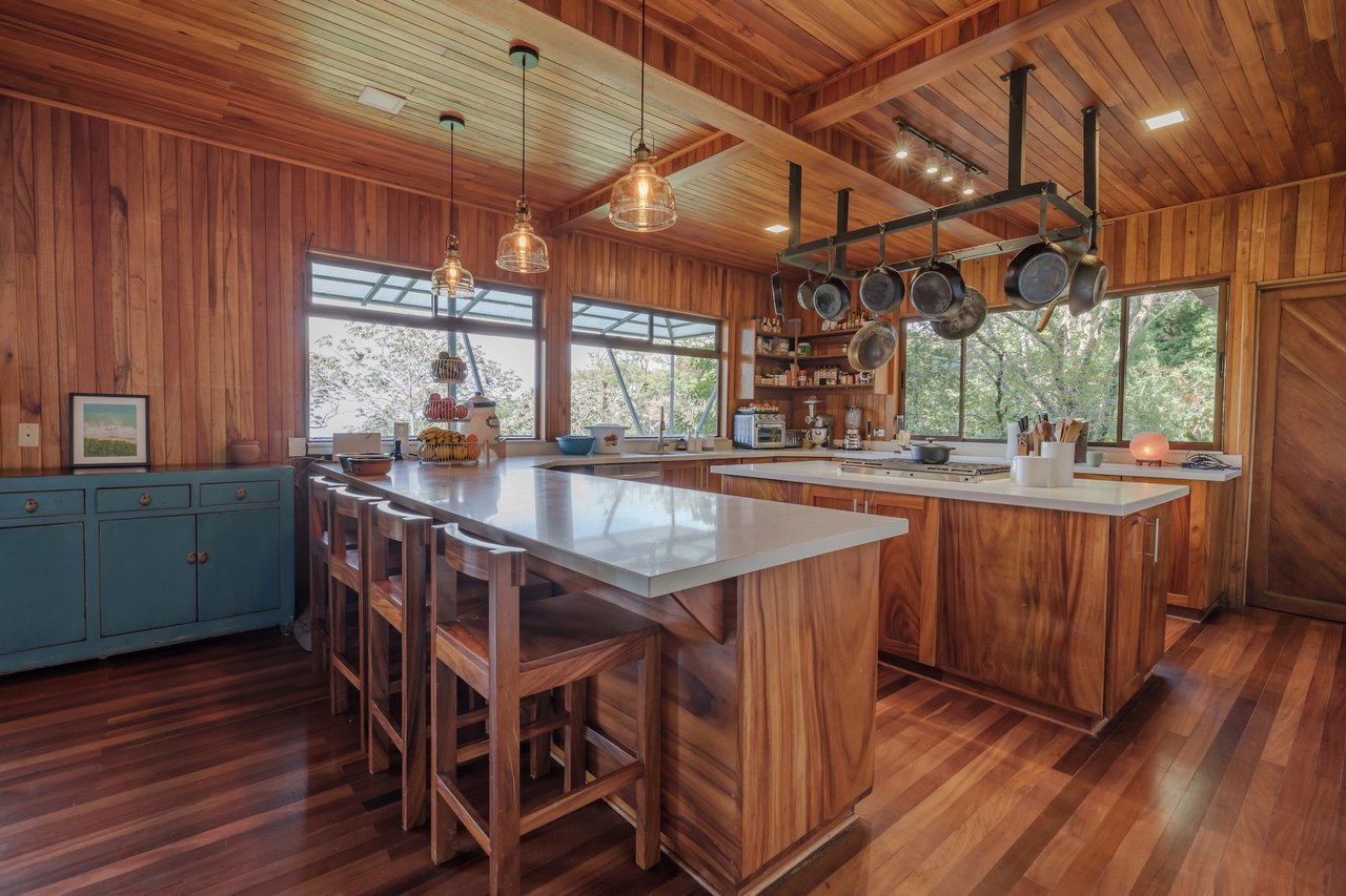 Eco Luxury Estate in Monteverde with Panoramic Gulf Views & Flat Land