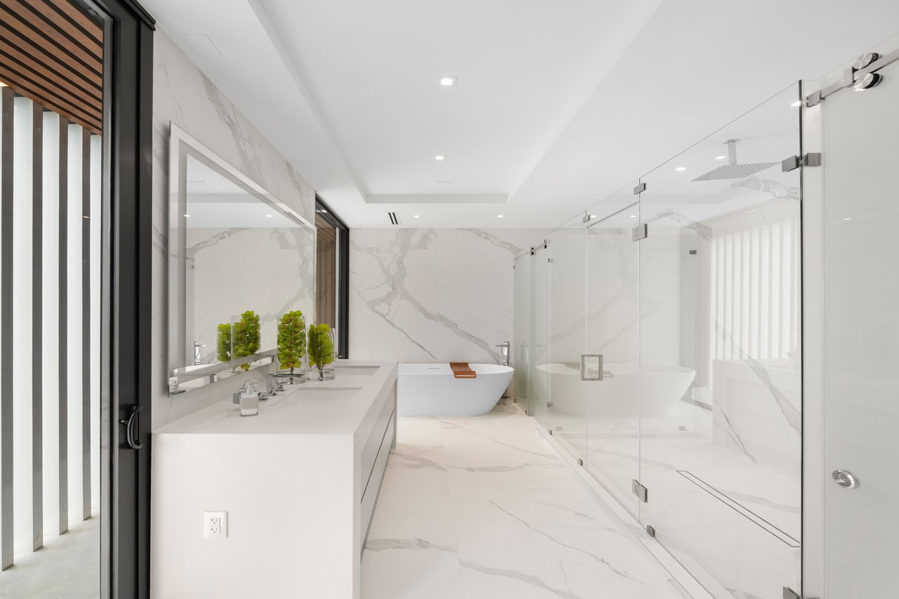 262 189th Terrace
