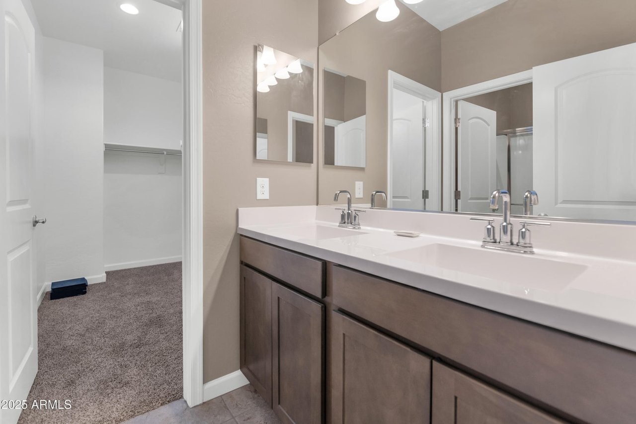 1255 N ARIZONA Avenue, 1251