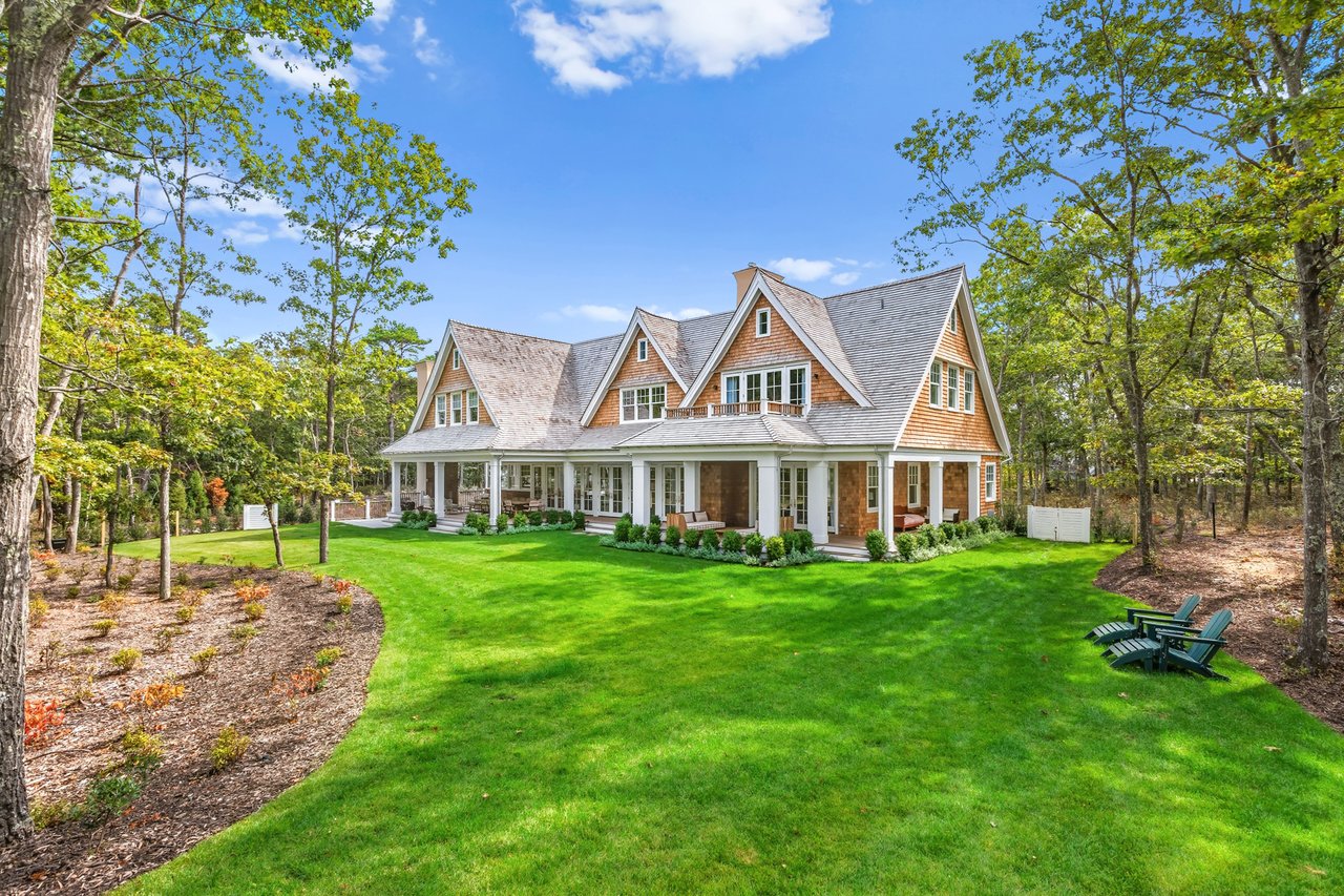 417 Edge of Woods Road