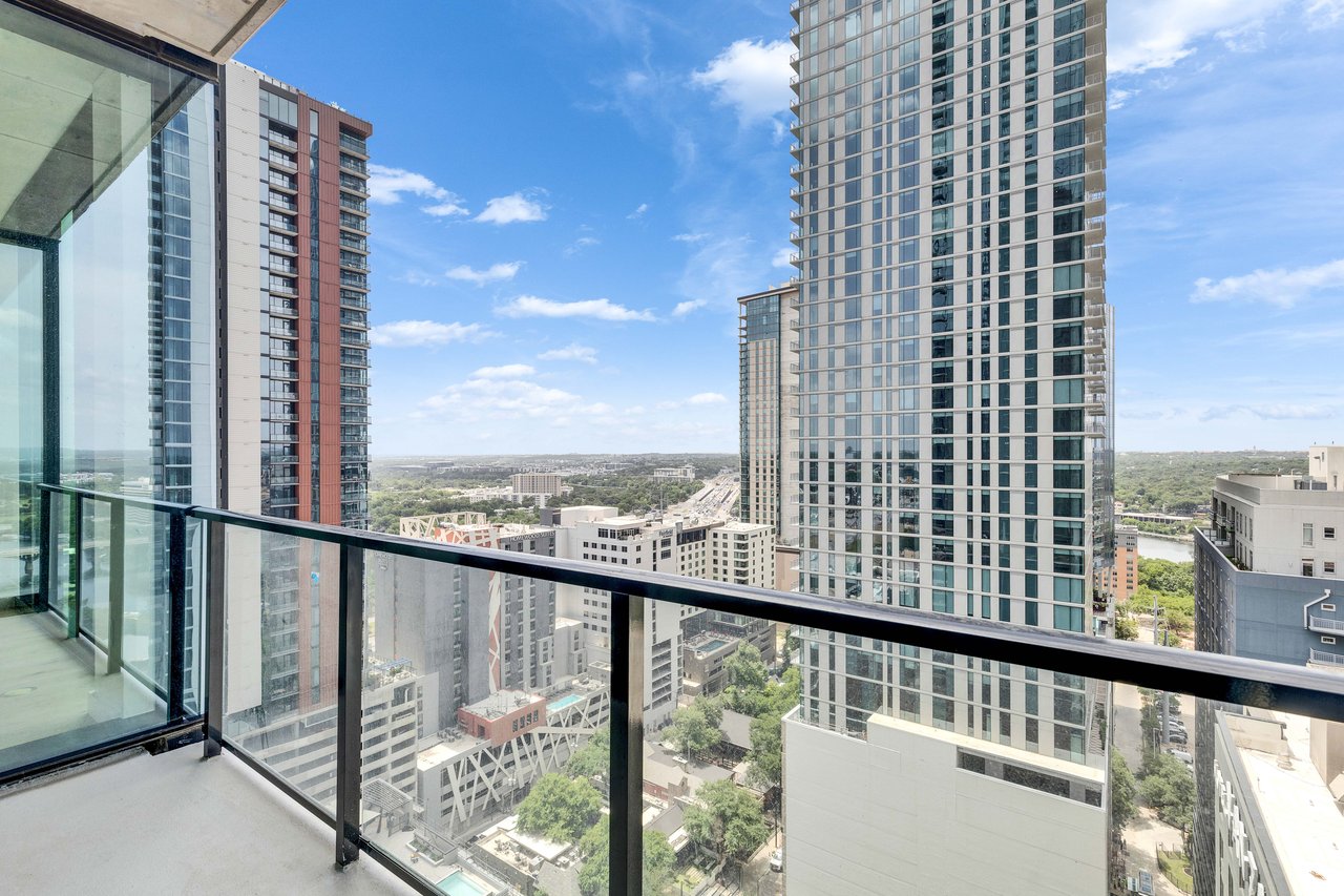 The Modern Residences: 610 Davis St. #2205