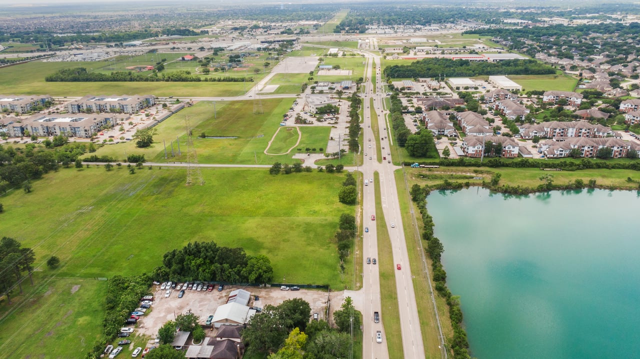 825 League City Pkwy