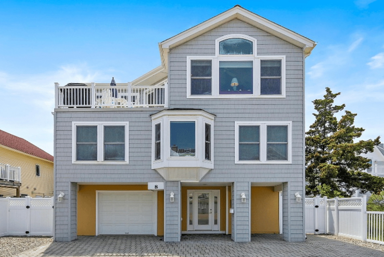 8 W Maryland Avenue
