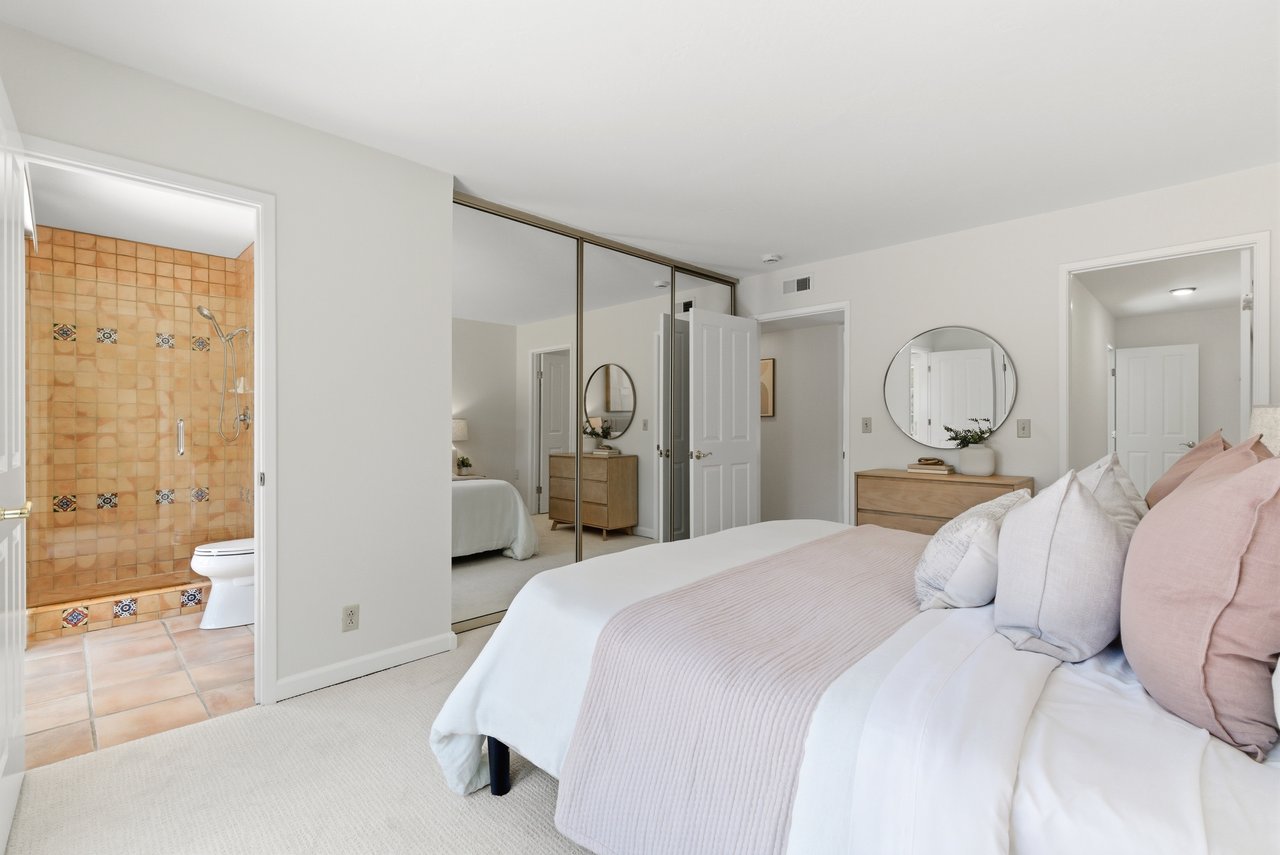 1038 East Evelyn Avenue