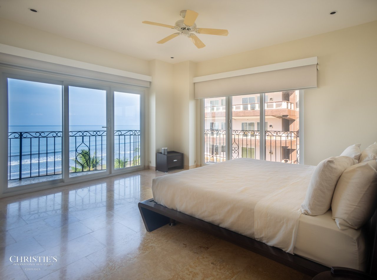 Elegant Oceanfront Living in Jacó – 2-Bedroom Condo at Acqua Residences