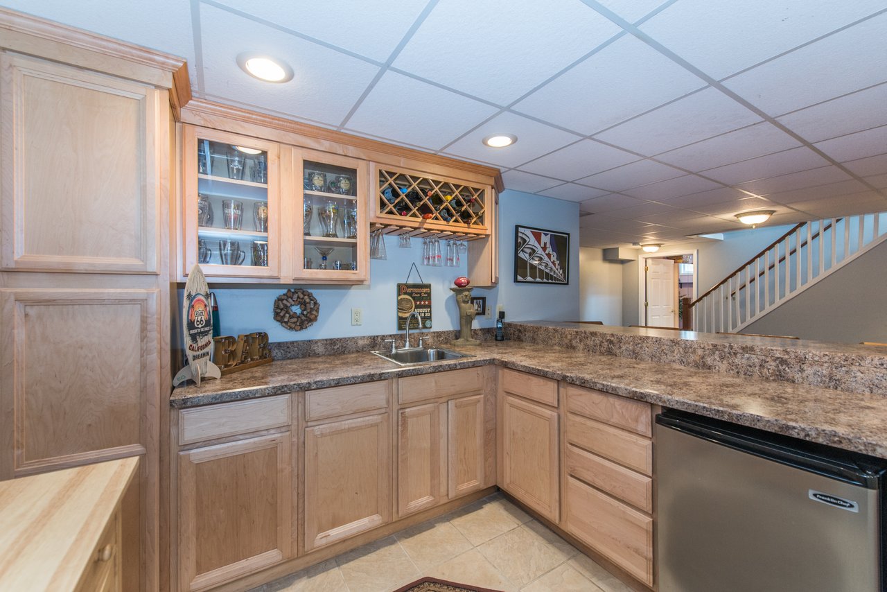 212 Deerlea Ln