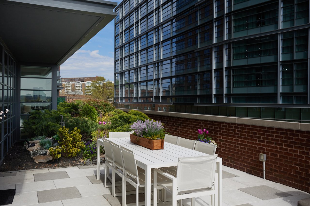 45 Sutton Square SW #306
