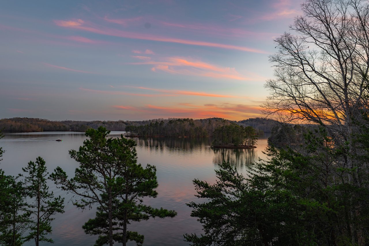 3406 Thunder Point