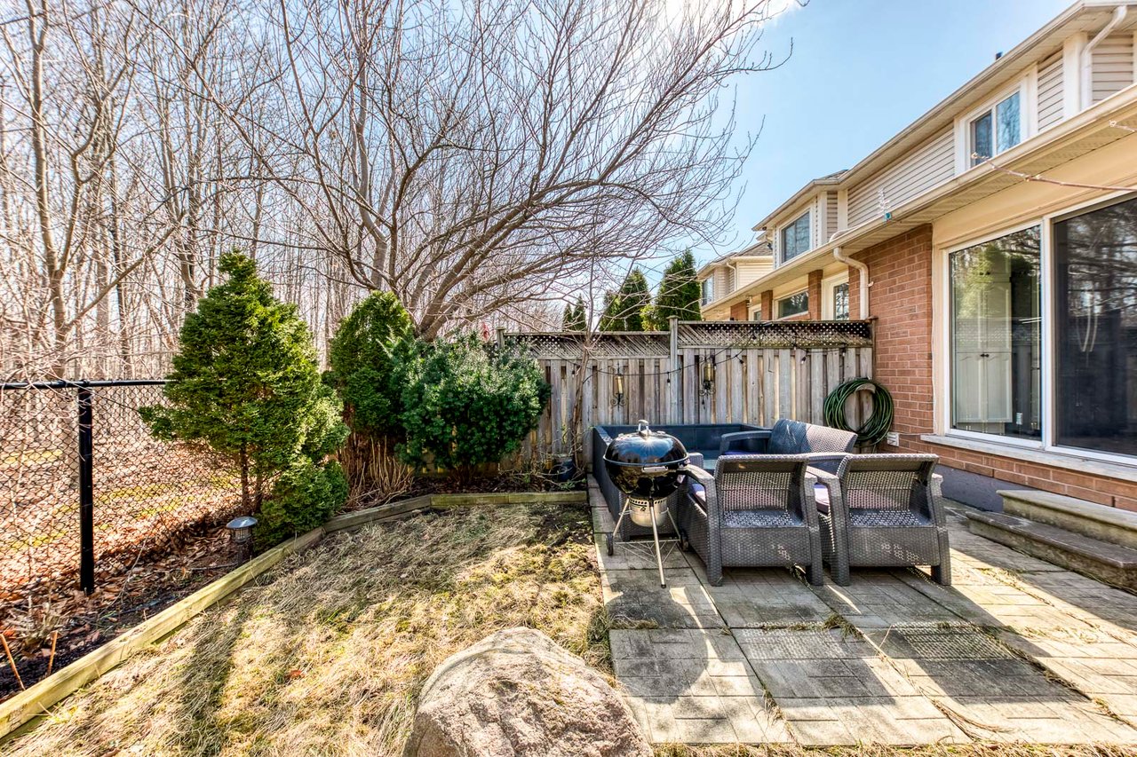 2066 Broadleaf Crescent