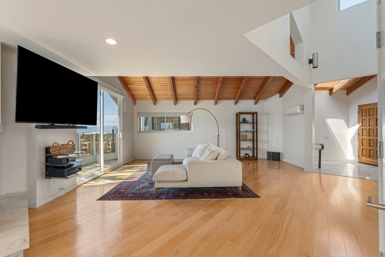 7335 Vista Del Mar Lane