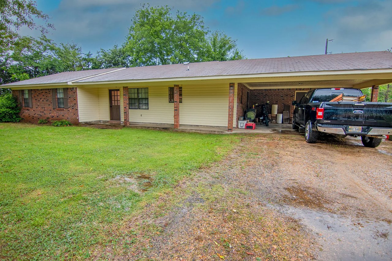 1401 Hwy 23 S