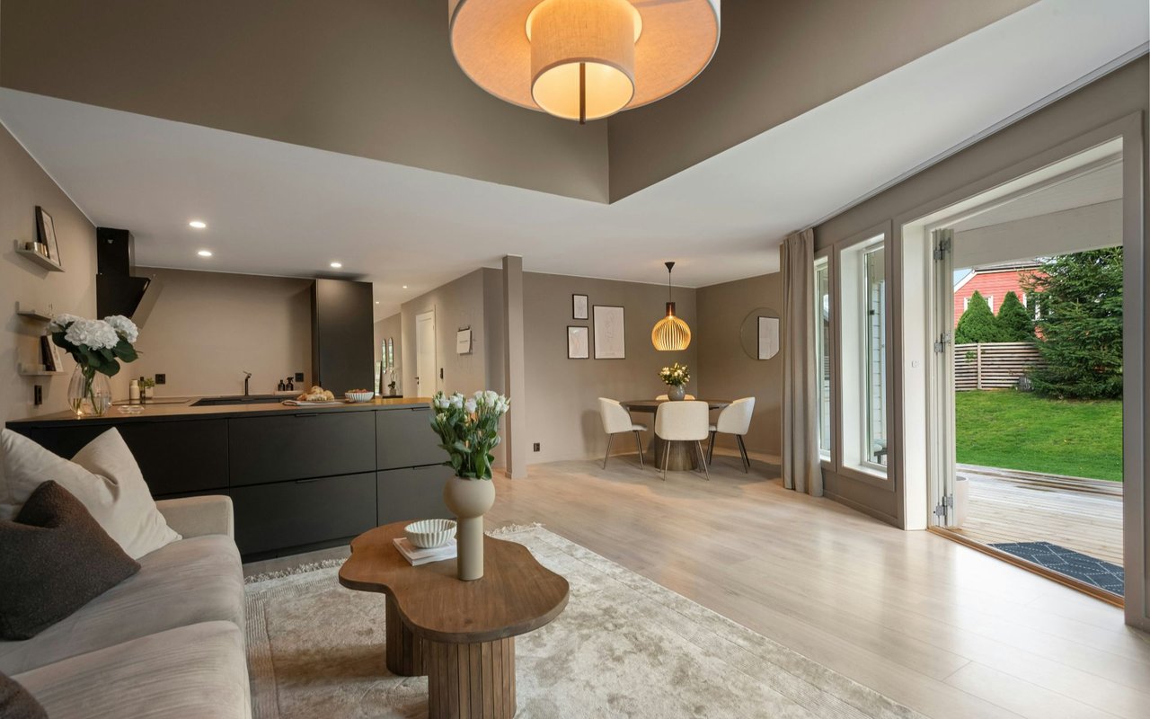 The Role of Social Media Apps in Real Estate: A Buyer-Seller Perspective