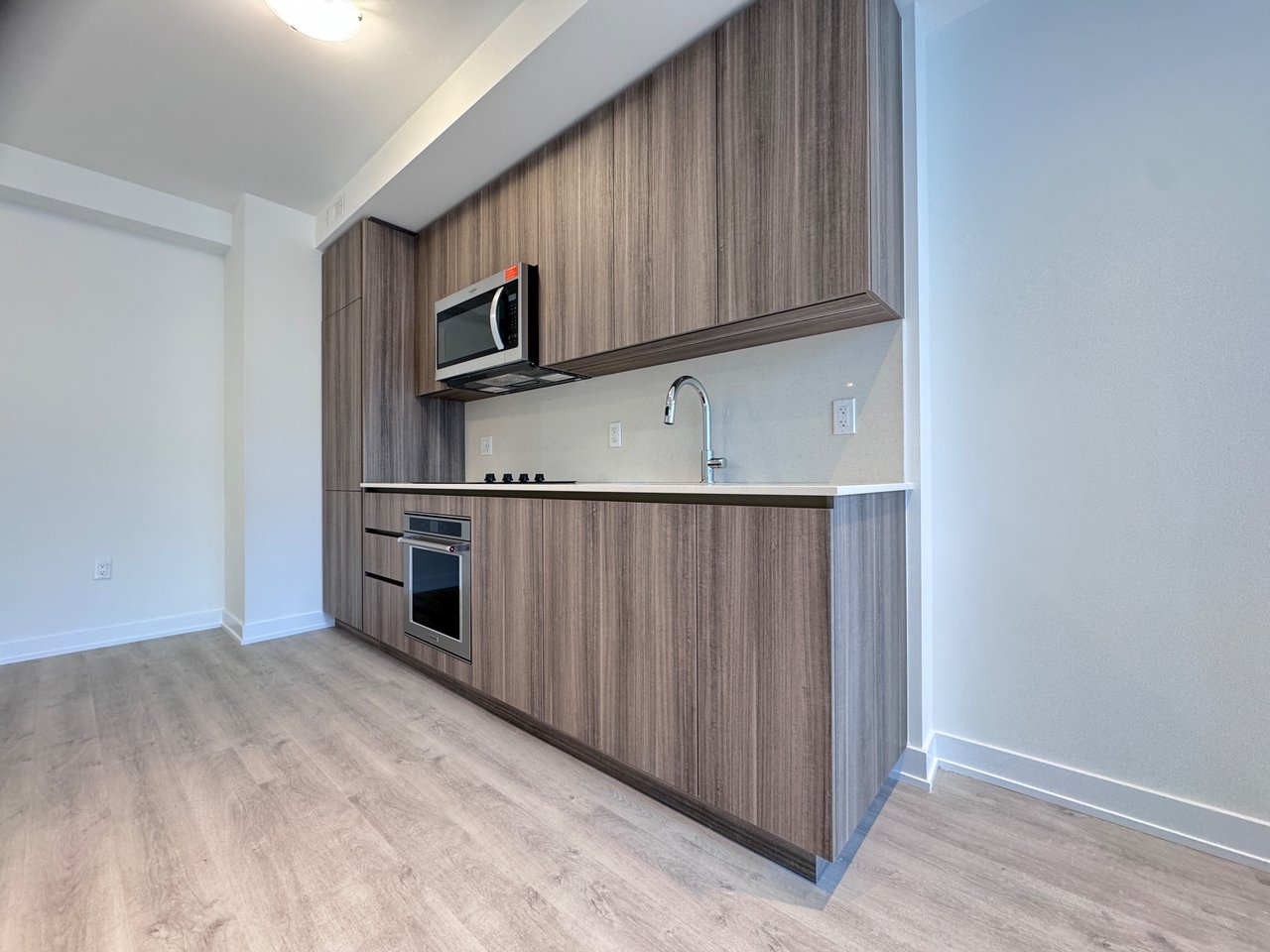 15 Richardson Street Unit: 1617