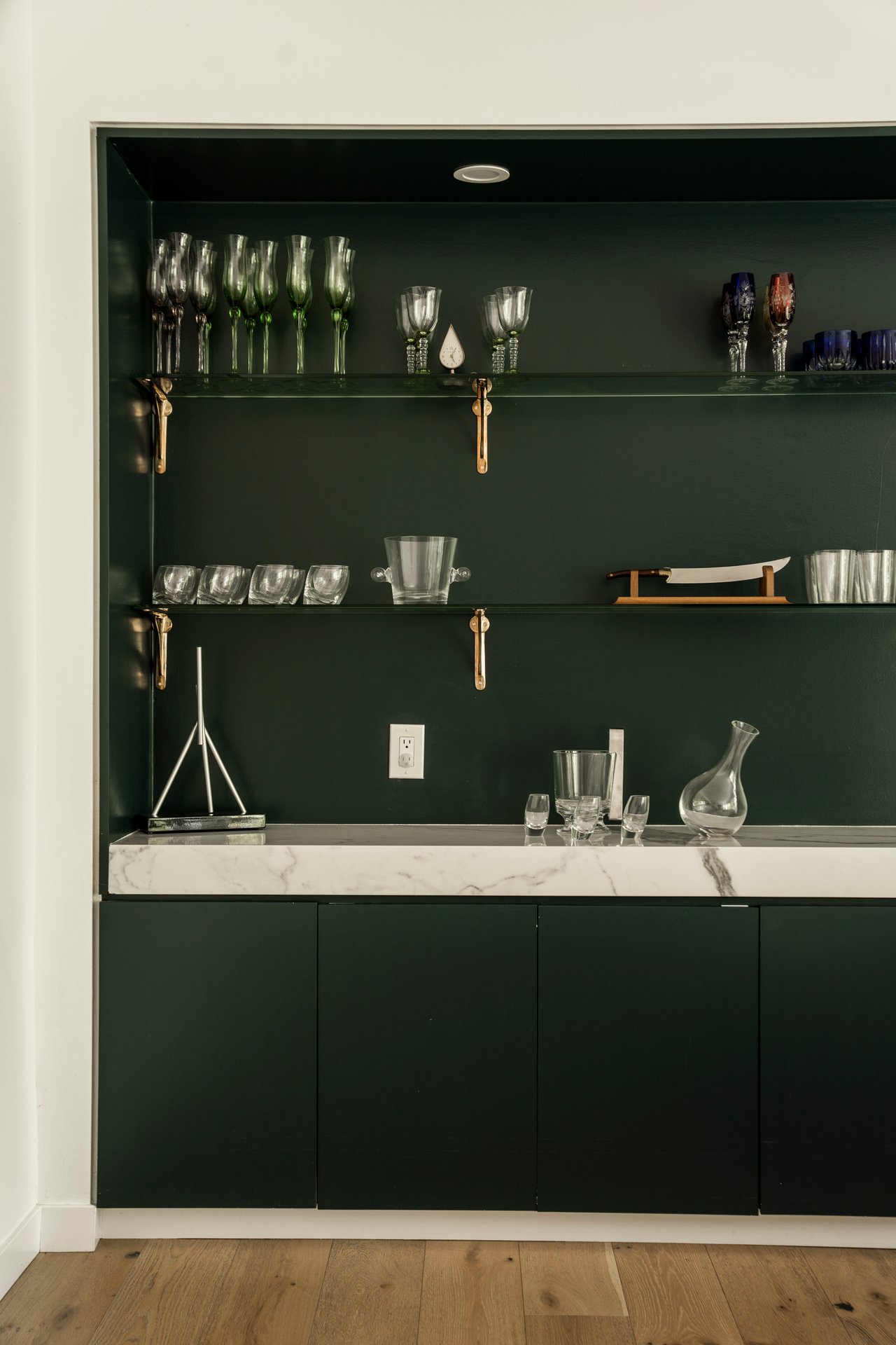 2410 Nichols Canyon Rd