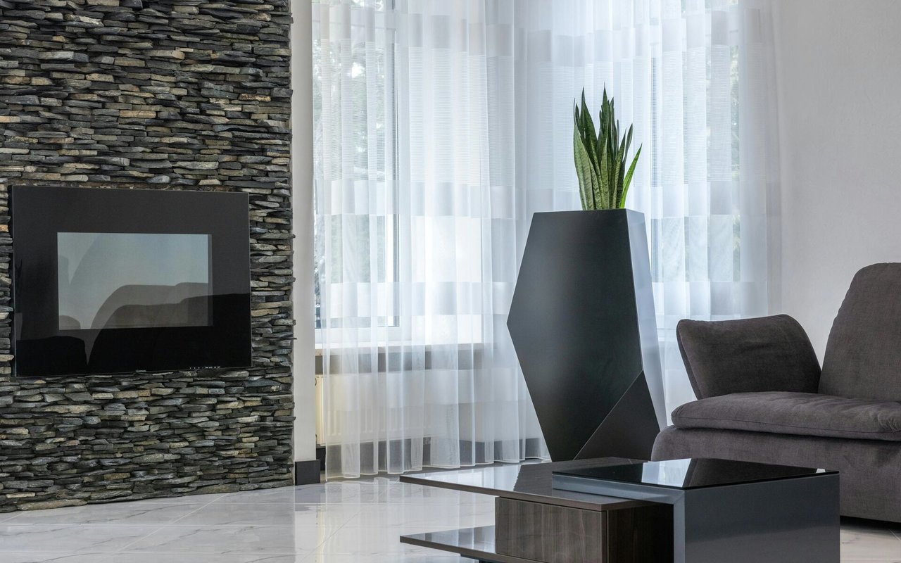 How To Take the Best Luxury Home Photos and Capture the Sale