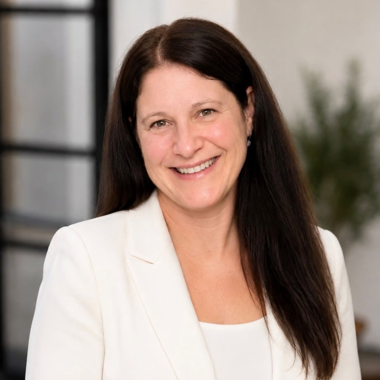 Adriana Brooks Raleigh, NC Real Estate Agent Headshot