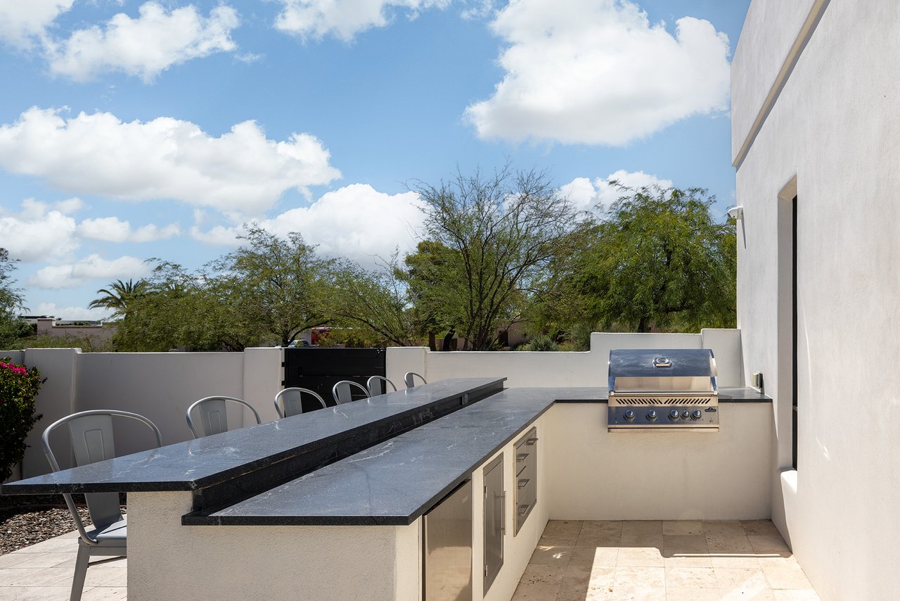 6718 E SAN JUAN Avenue