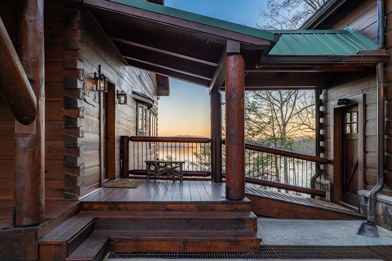 3406 Thunder Point