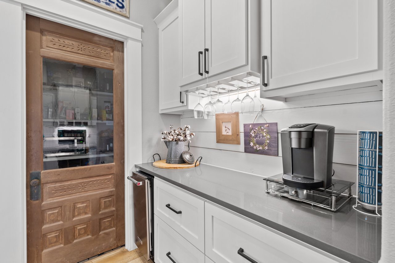 1457 Avenida High View