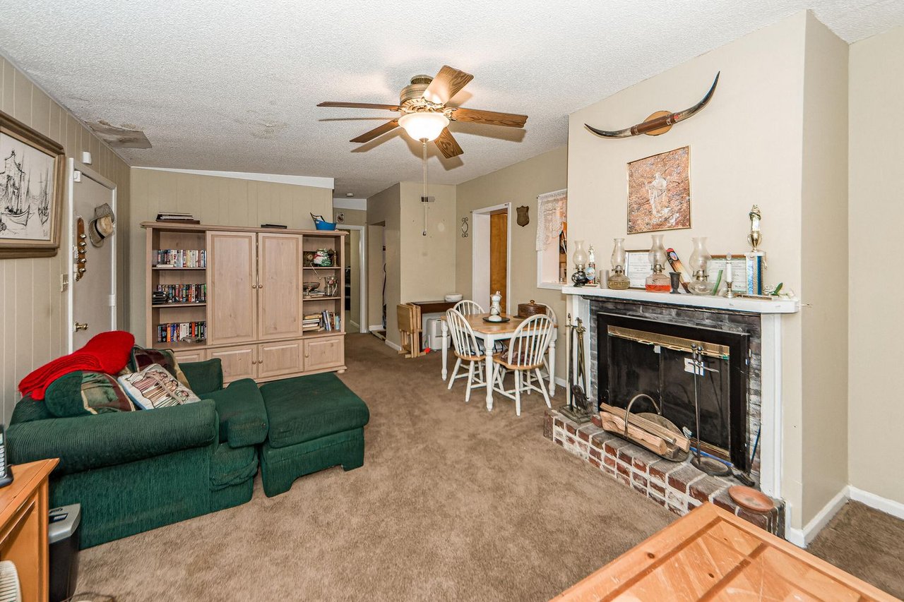 1134 Shadow Dr