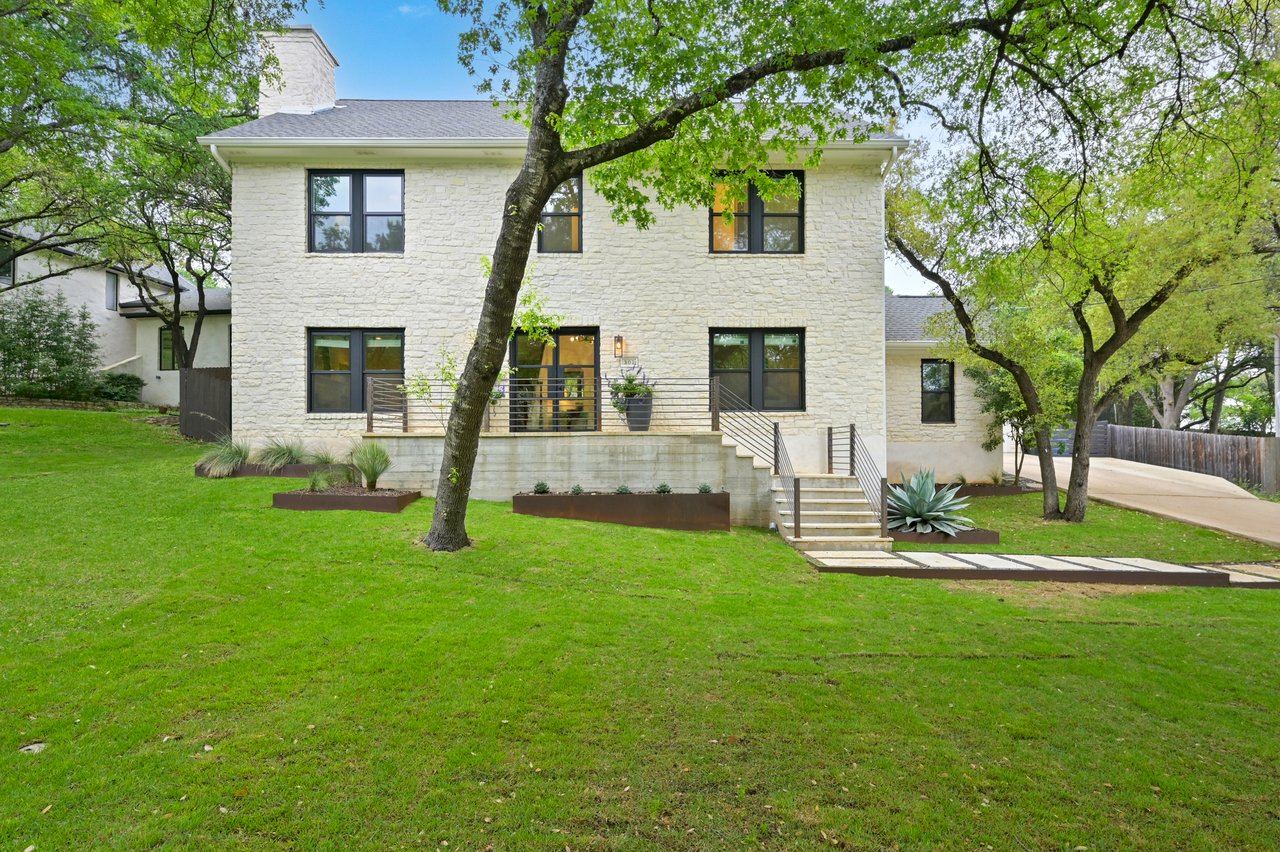 302 Wallis Drive