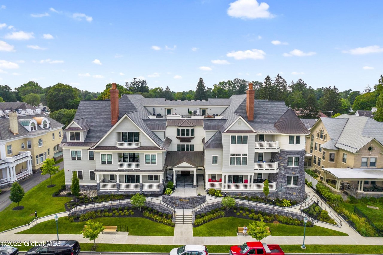 The Best Time to Buy Near the Saratoga Racetrack