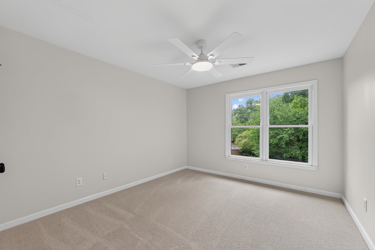 1635 Briers Chute