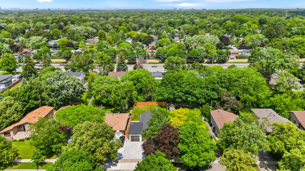 1495 Thetford Crt
